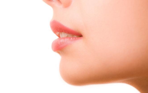 下巴短小后縮怎么辦？哪種方法好？