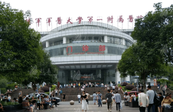 重慶西南醫(yī)院脂肪豐胸怎么樣？多少錢？哪位醫(yī)生好？