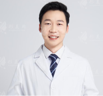 楊世界 新銳眼部美塑專家 楊世界 新銳眼部美塑專家