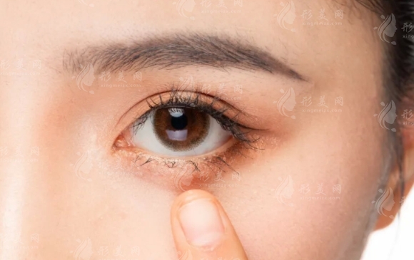 膠原蛋白打臥蠶：安全性與持久性探討