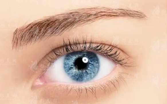 上眼瞼提拉術(shù)后可能出現(xiàn)的副作用探討