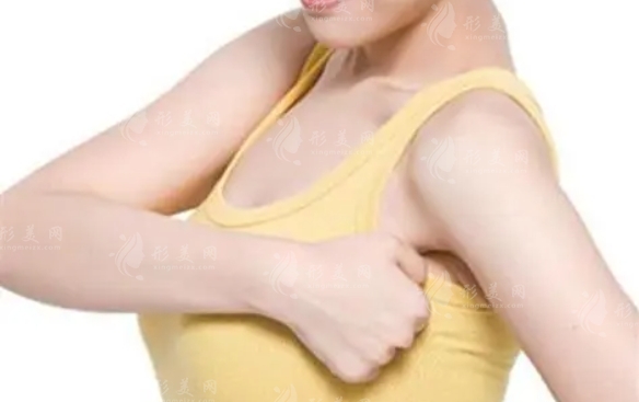 自體脂肪隆胸整形手術(shù)的價(jià)格與費(fèi)用分析