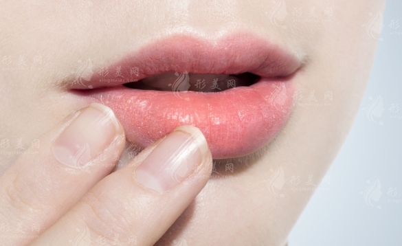 嘴角上揚手術疤痕多久可以恢復好？