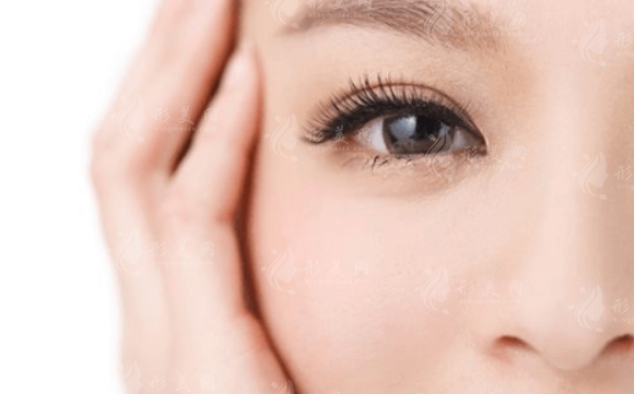 如何消除上眼皮脂肪及上眼皮抽脂手術(shù)后注意事項(xiàng)