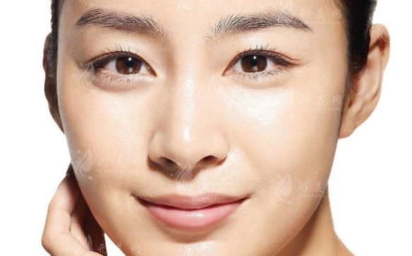 鼻梁骨歪了怎么辦？做歪鼻矯正手術(shù)前要準(zhǔn)備什么？