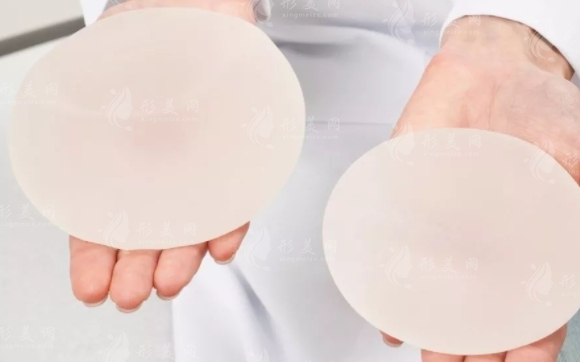 假體隆胸：假體的壽命與取出后的注意事項(xiàng)