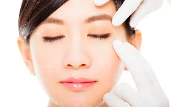 自體脂肪填充:優(yōu)勢與面部下垂疑問解析 自體脂肪填充:優(yōu)勢與面部下垂疑問解析