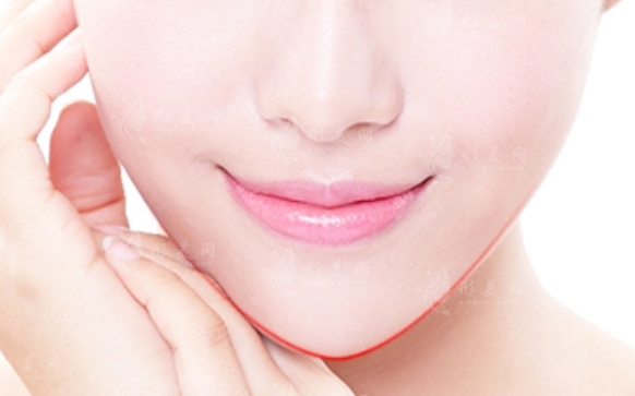 墊下巴會導(dǎo)致下巴變形嗎？一文帶你全面了解