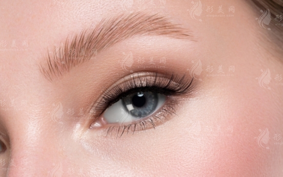 眉毛種植后能維持幾年？有風(fēng)險(xiǎn)嗎？