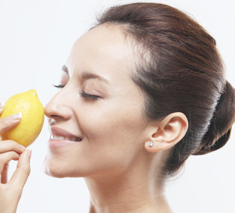 做注射隆鼻時必須了解的 注射隆鼻的材料有哪些 - 珍美網(wǎng)